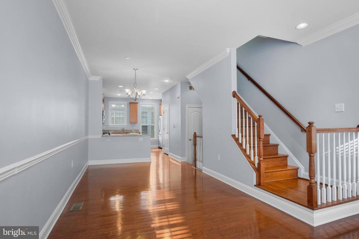 Townhouse for rent at 428 N Thomas St, Arlington, VA 22203
