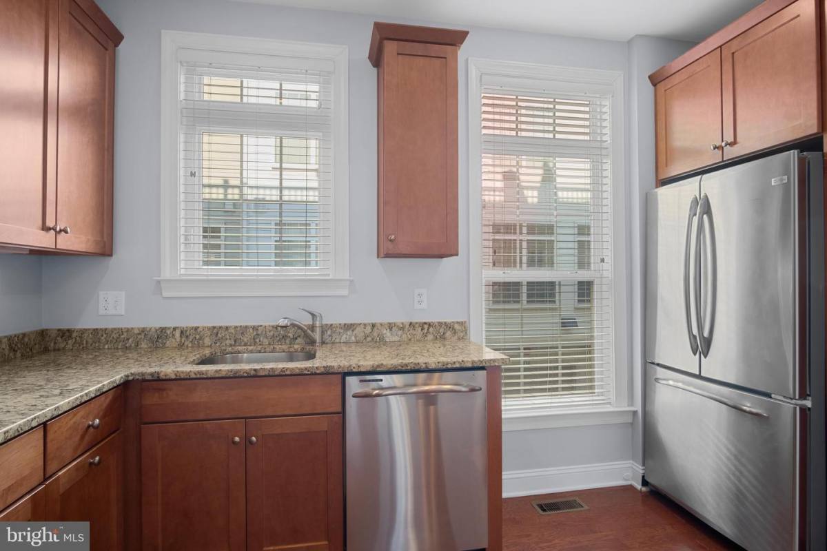 Townhouse for rent at 428 N Thomas St, Arlington, VA 22203
