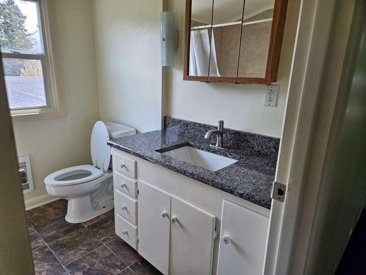 House for rent at 1180 Highland Ave, Coos Bay, OR 97420