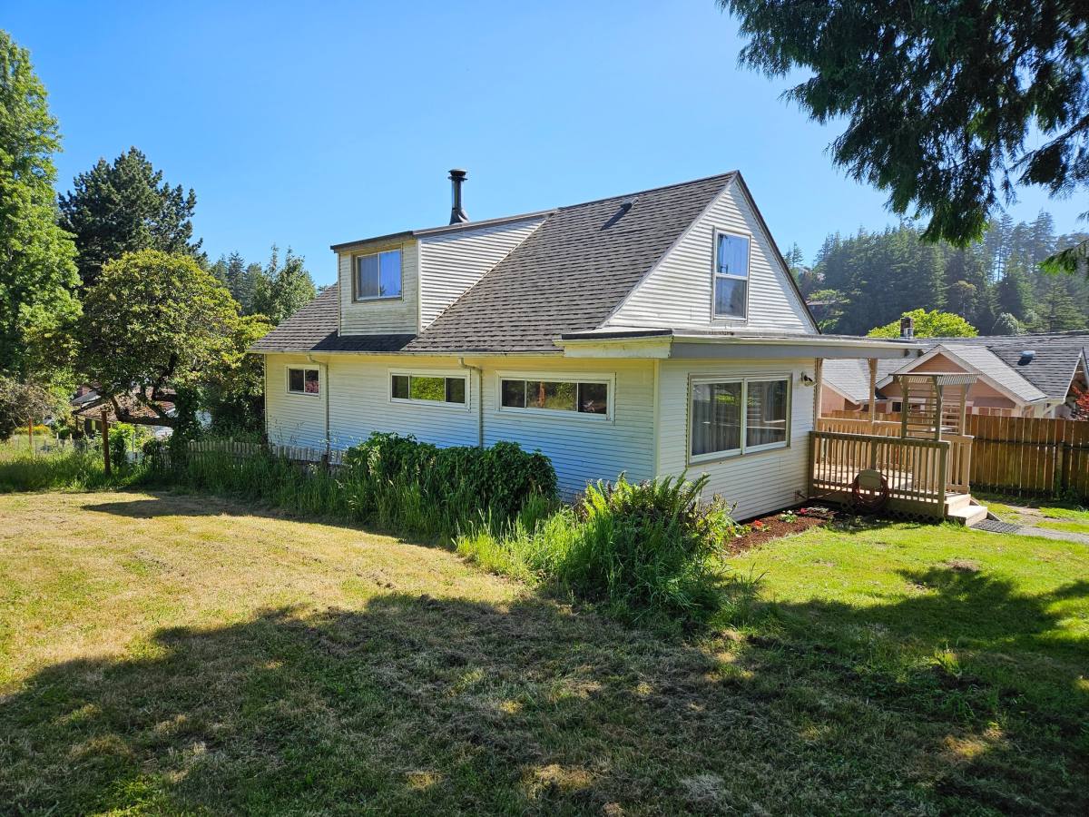House for rent at 1180 Highland Ave, Coos Bay, OR 97420