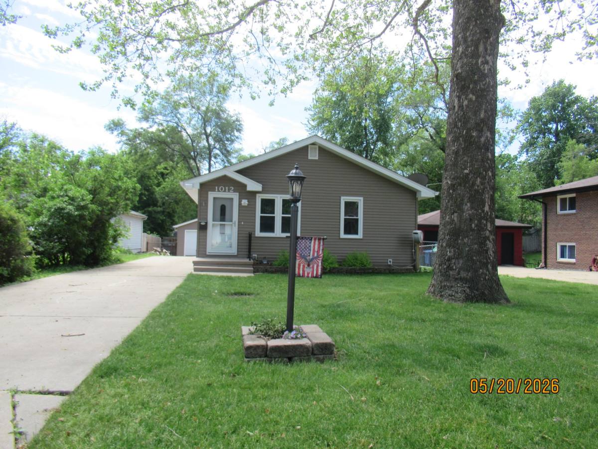 House for rent at 1012 Carrie Ave, Des Moines, IA 50315