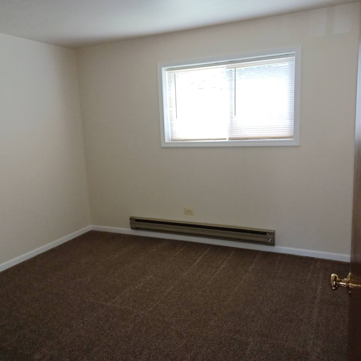 Apartment for rent at 1824 Goodwin Dr #2A, Palatine, IL 60074