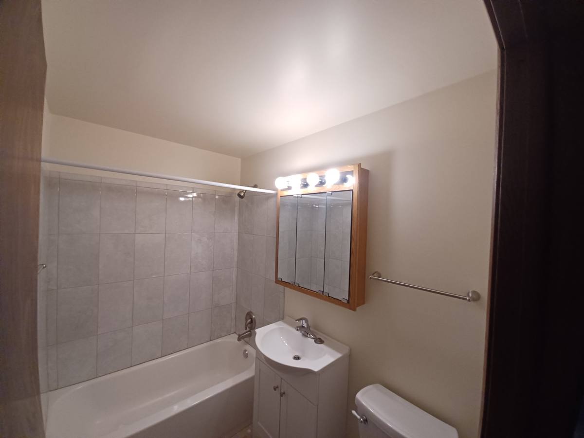 Apartment for rent at 1824 Goodwin Dr #2A, Palatine, IL 60074