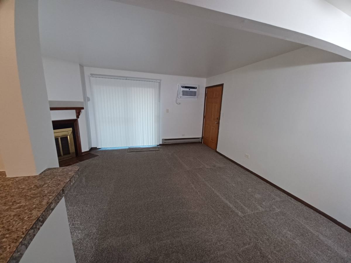 Apartment for rent at 1824 Goodwin Dr #2A, Palatine, IL 60074