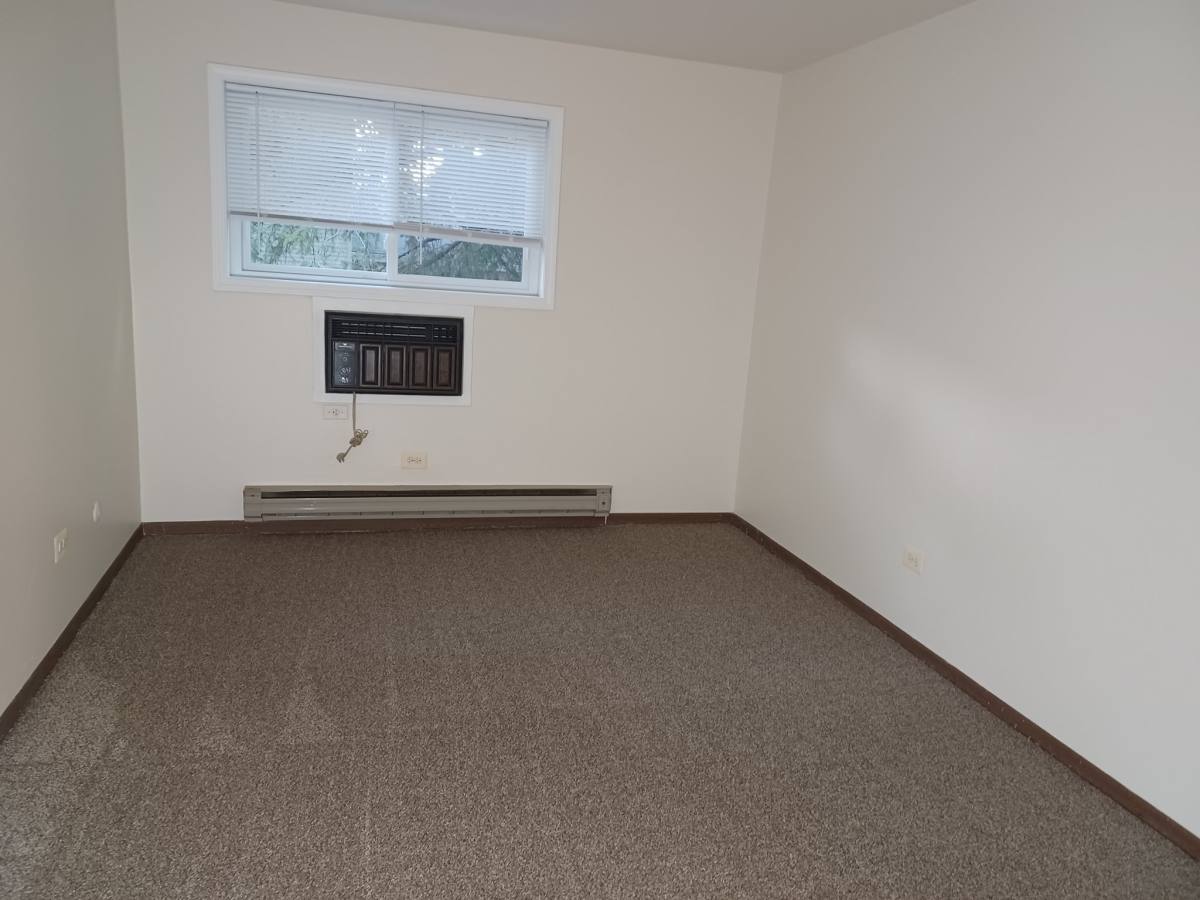 Apartment for rent at 1824 Goodwin Dr #2A, Palatine, IL 60074