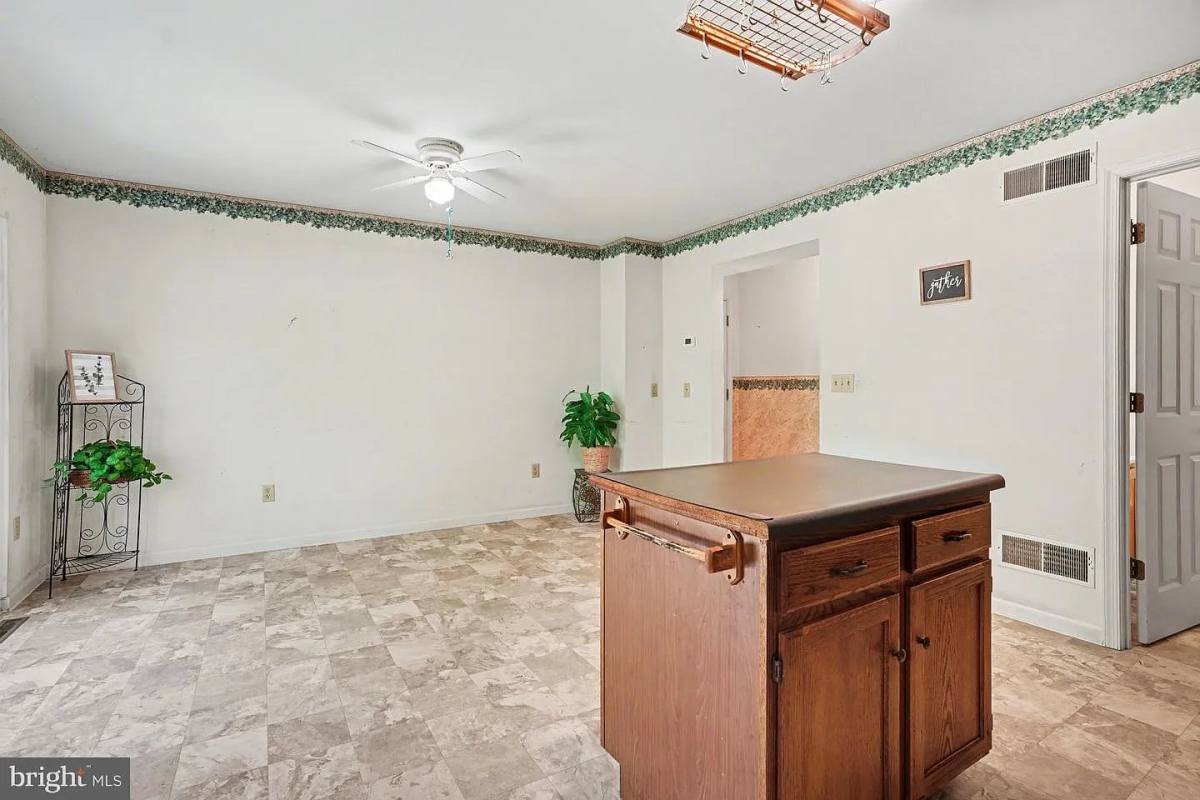 Townhouse for rent at 239 G St, Carlisle, PA 17013