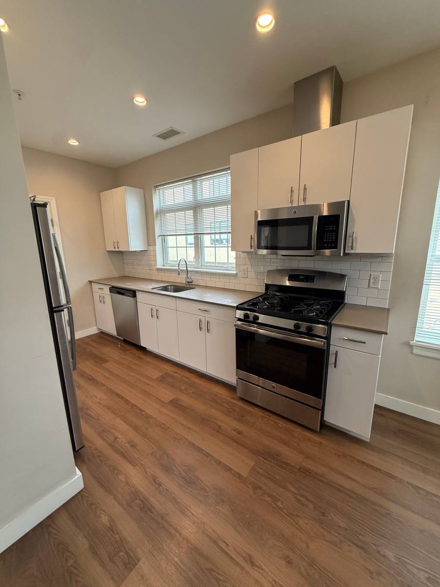 Apartment for rent at 10 Myrtle St #2A, Lincoln, MA 01773