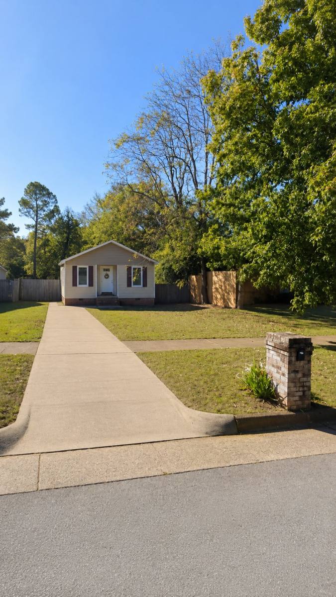 House for rent at 1003 Moulton St E, Decatur, AL 35601