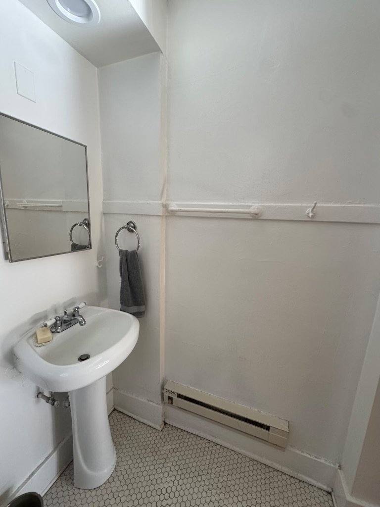 Apartment for rent at 413 Main St #21, Glen Ellyn, IL 60137