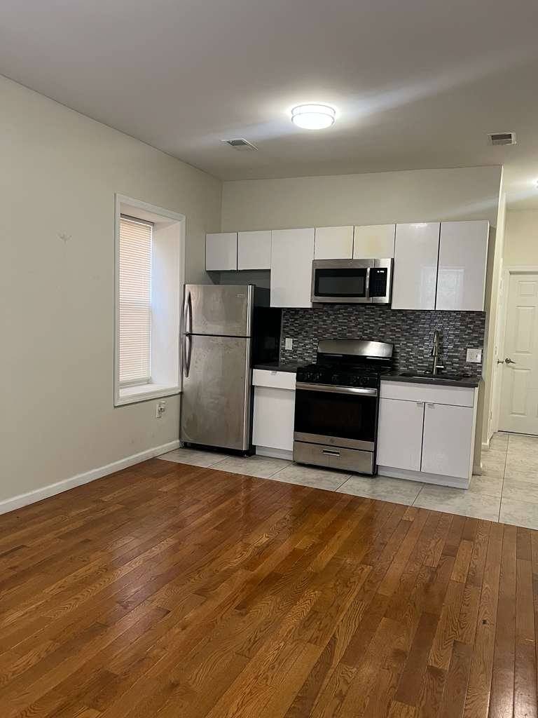Apartment for rent at 131 S Harrison #1B, East Orange, NJ 07017