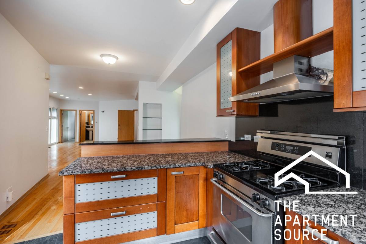 Apartment for rent at 1049 N Winchester #2, Chicago, IL 60622