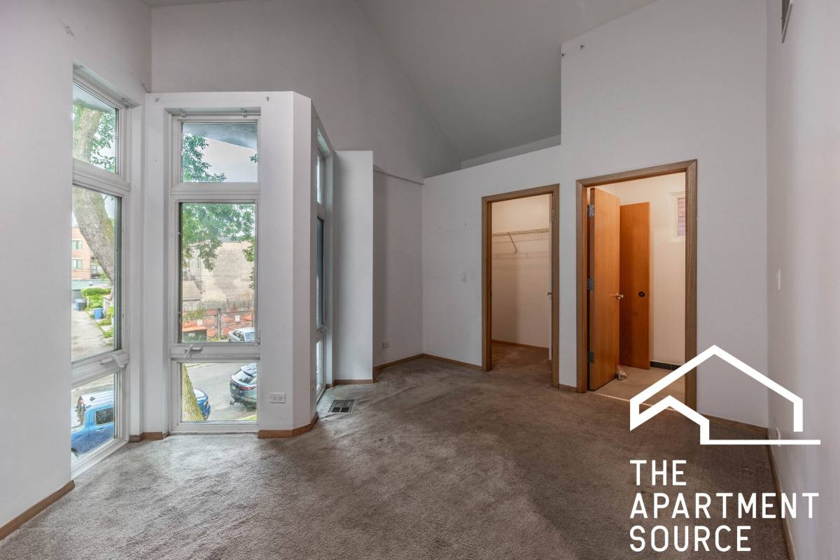 Apartment for rent at 1049 N Winchester #2, Chicago, IL 60622