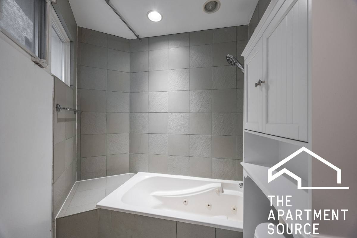 Apartment for rent at 1049 N Winchester #2, Chicago, IL 60622