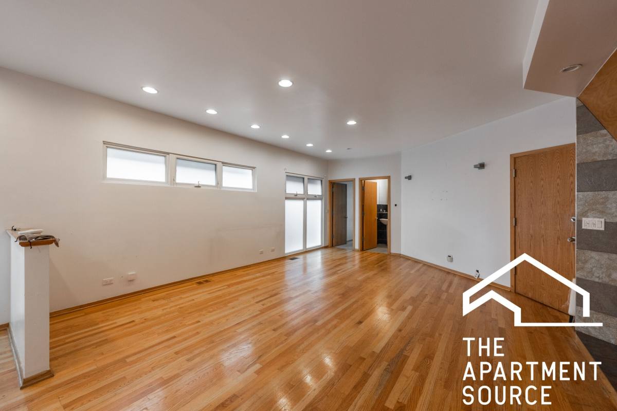Apartment for rent at 1049 N Winchester #2, Chicago, IL 60622