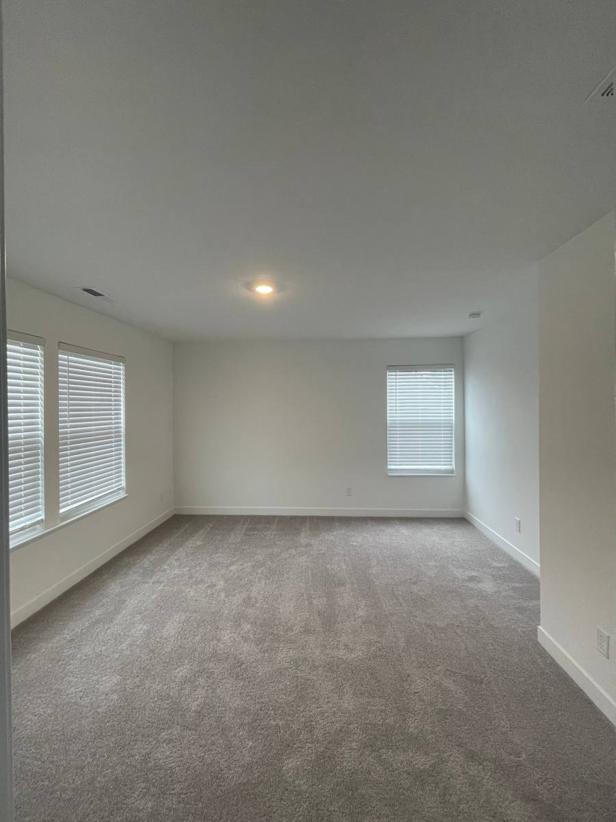 House for rent at 1717 Woods Edge Dr, Greenwood, IN 46143