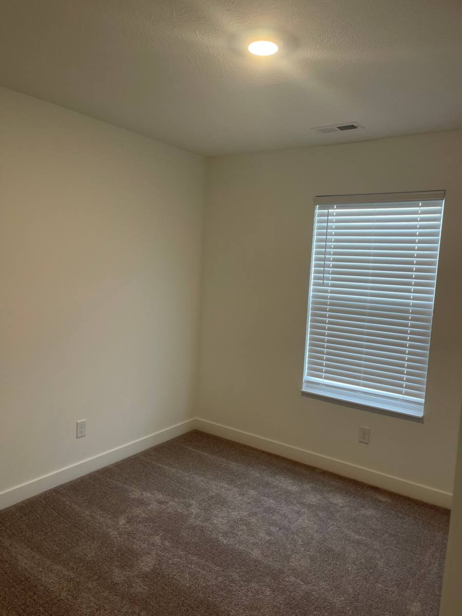 House for rent at 1717 Woods Edge Dr, Greenwood, IN 46143