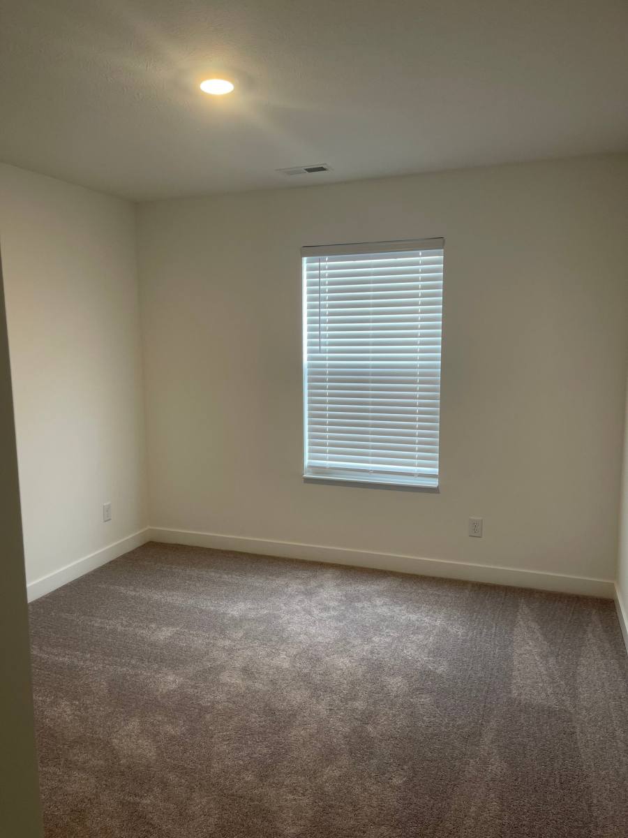 House for rent at 1717 Woods Edge Dr, Greenwood, IN 46143