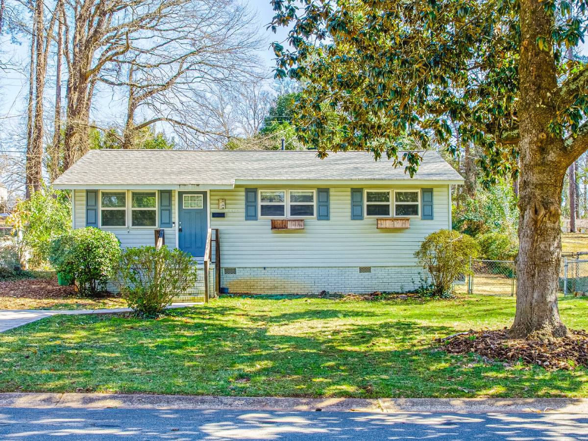 House for rent at 2515 Thornton Rd, Charlotte, NC 28208