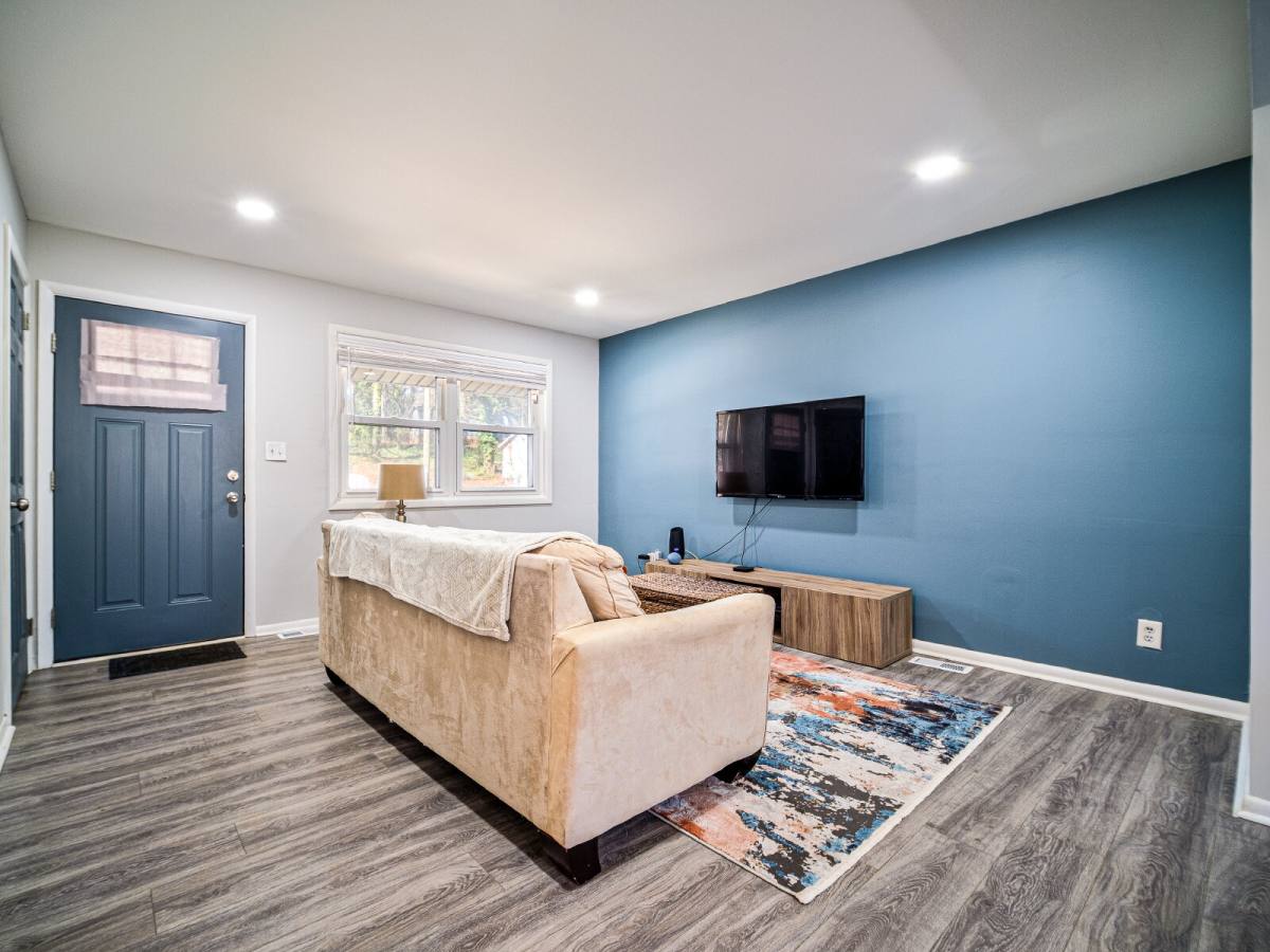 House for rent at 2515 Thornton Rd, Charlotte, NC 28208