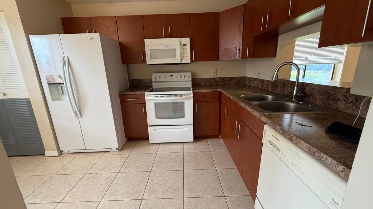 Condo for rent at 8011 Southgate Blvd #L1, Pompano Beach, FL 33068