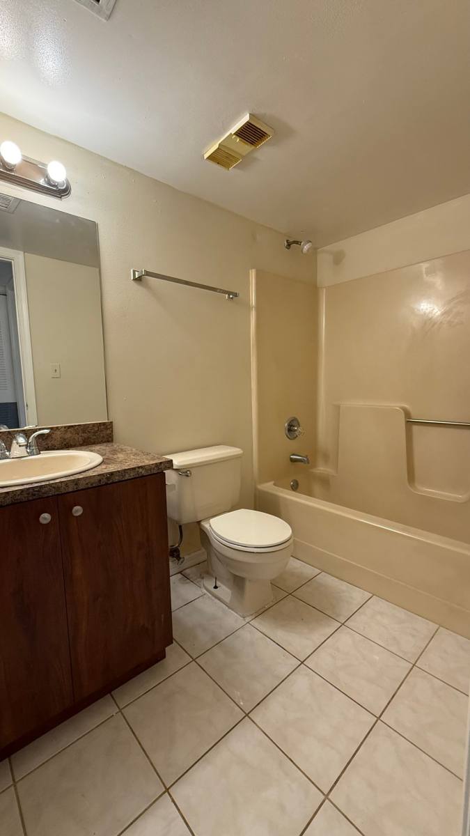 Condo for rent at 8011 Southgate Blvd #L1, Pompano Beach, FL 33068