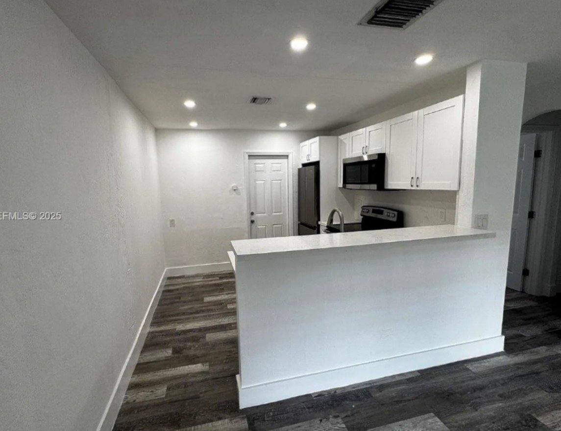 Apartment for rent at 2030 Taylor St, Hollywood, FL 33021