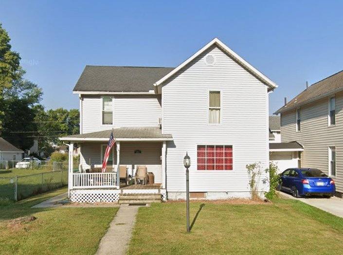House for rent at 381 Woods Ave, Newark, OH 43055