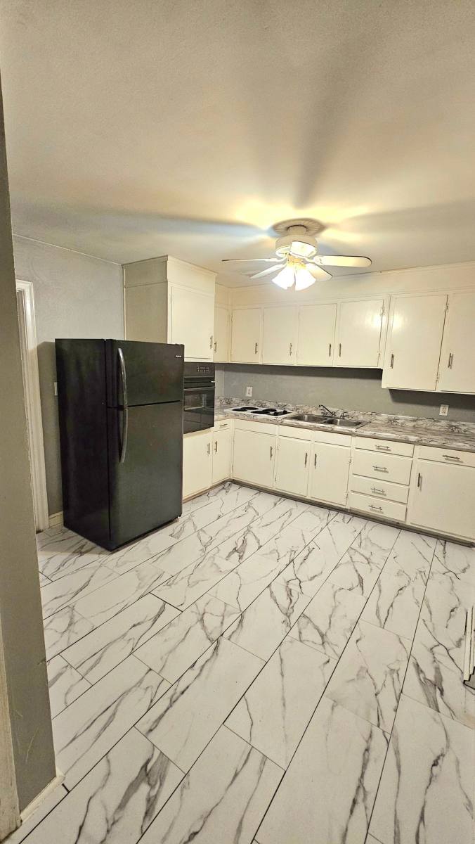 Apartment for rent at 1129 Forest Park Blvd NW #A, Roanoke, VA 24017