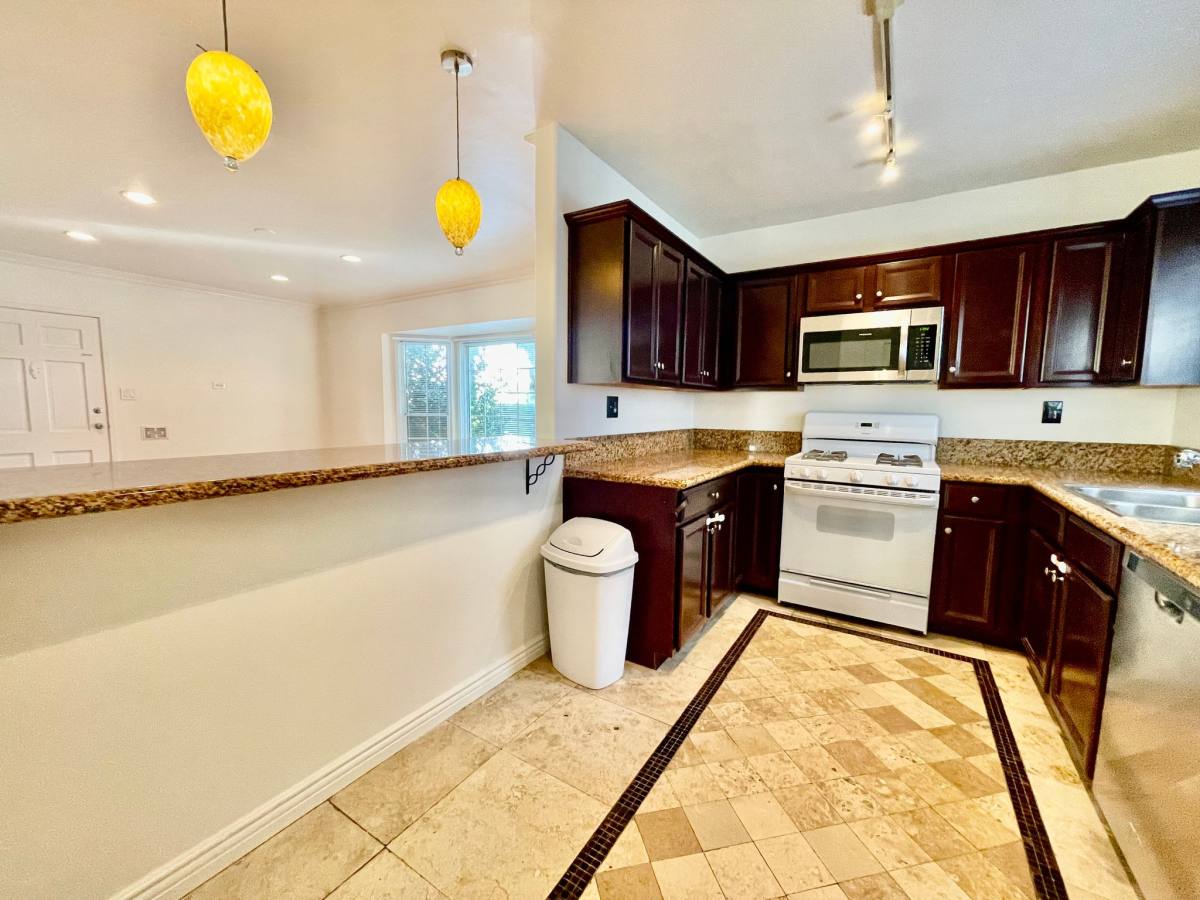 House for rent at 1760 11th St, Santa Monica, CA 90404