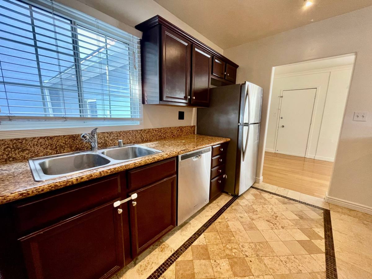 House for rent at 1760 11th St, Santa Monica, CA 90404