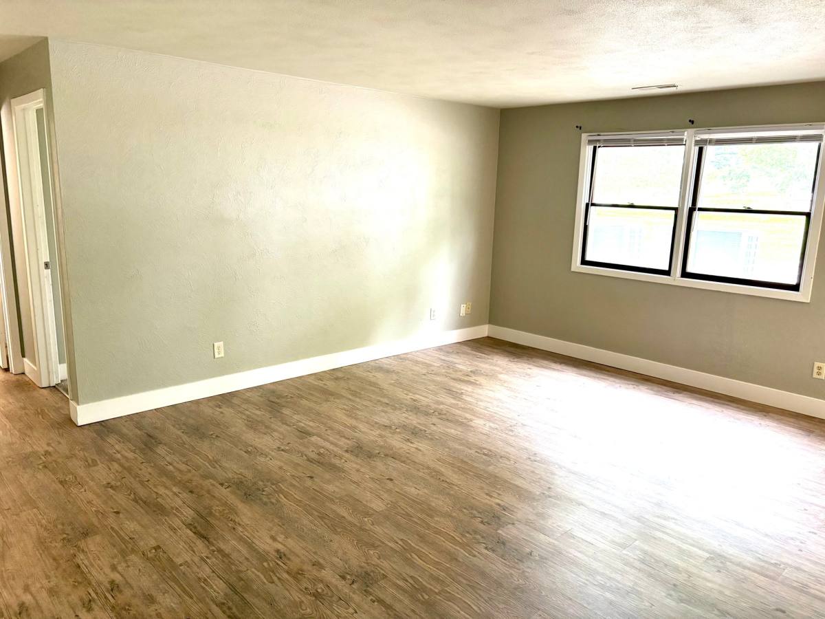 Apartment for rent at 4028 N Illinois Ave #4, Peoria Heights, IL 61616