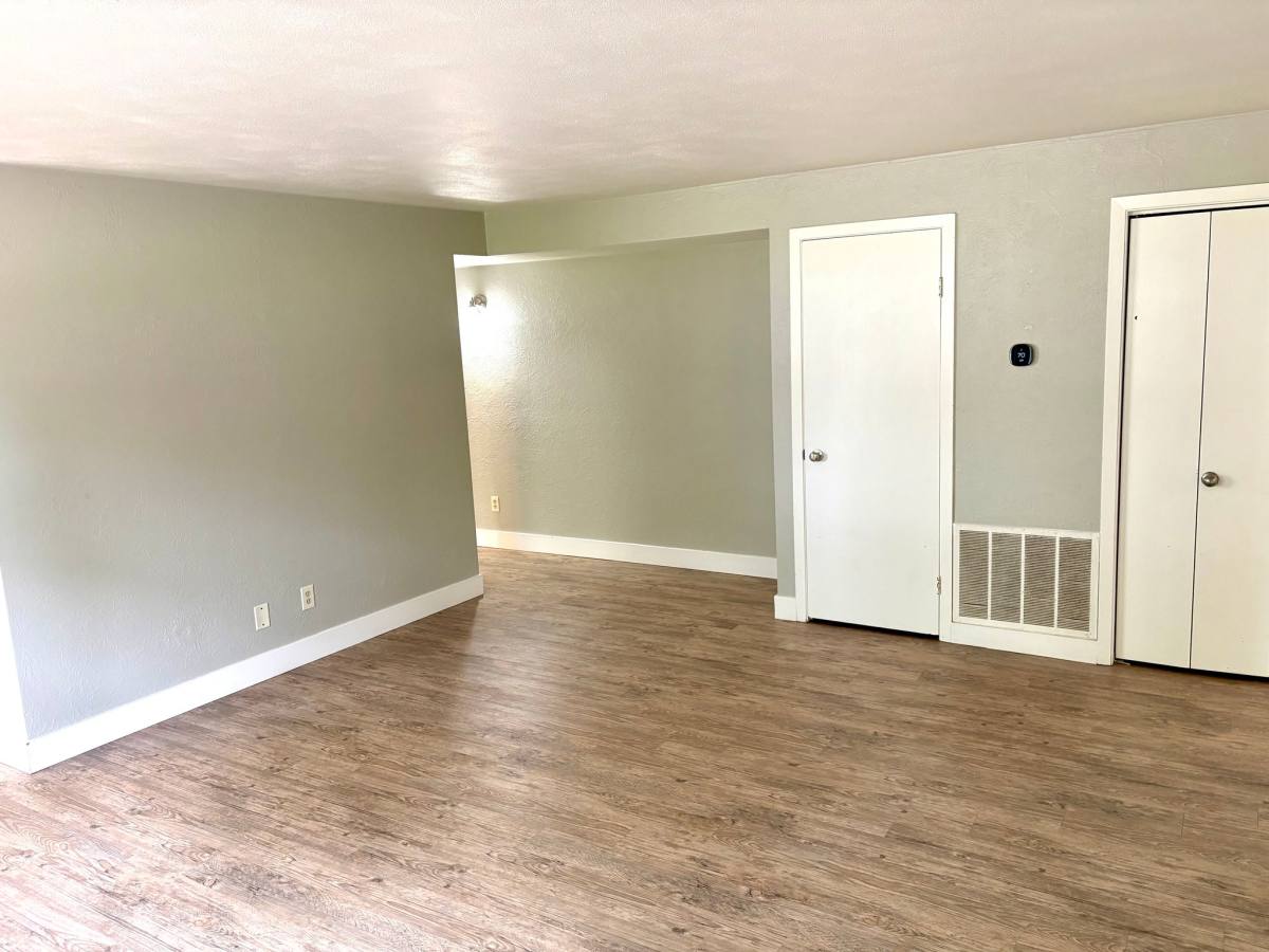 Apartment for rent at 4028 N Illinois Ave #4, Peoria Heights, IL 61616