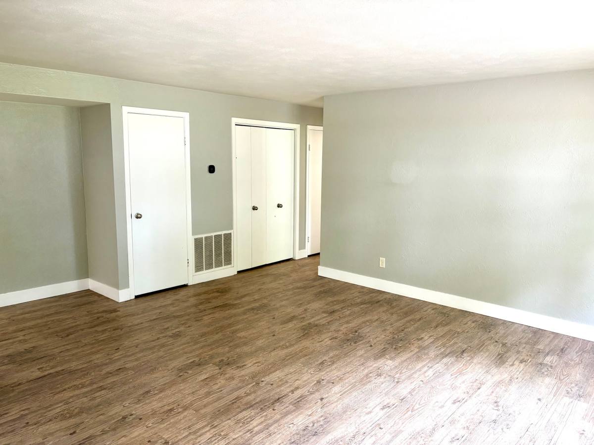 Apartment for rent at 4028 N Illinois Ave #4, Peoria Heights, IL 61616