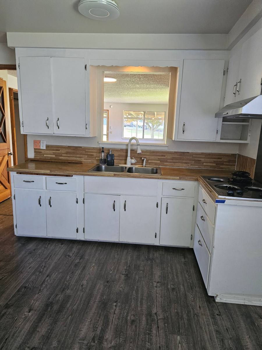House for rent at 7519 Lakewood Dr W, Lakewood, WA 98499
