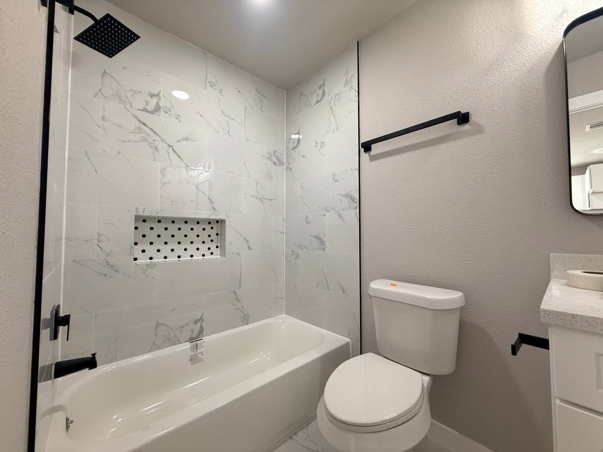 Apartment for rent at 7909 Ford St #4, Houston, TX 77012