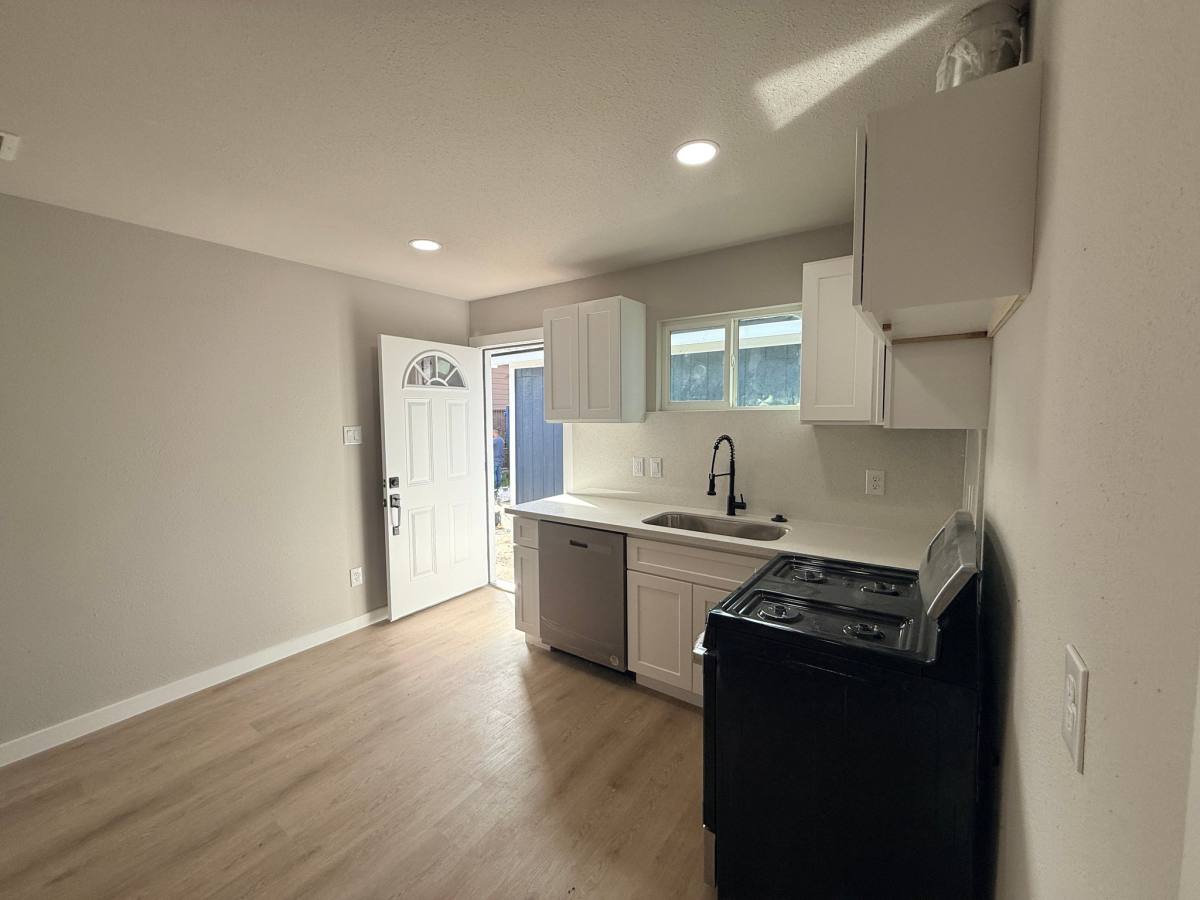 Apartment for rent at 7909 Ford St #4, Houston, TX 77012
