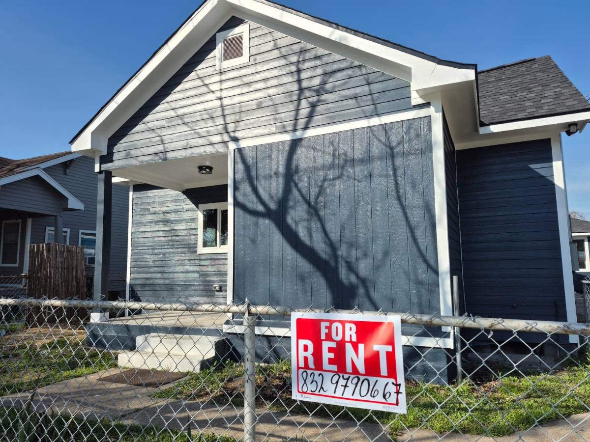 Apartment for rent at 7909 Ford St #4, Houston, TX 77012