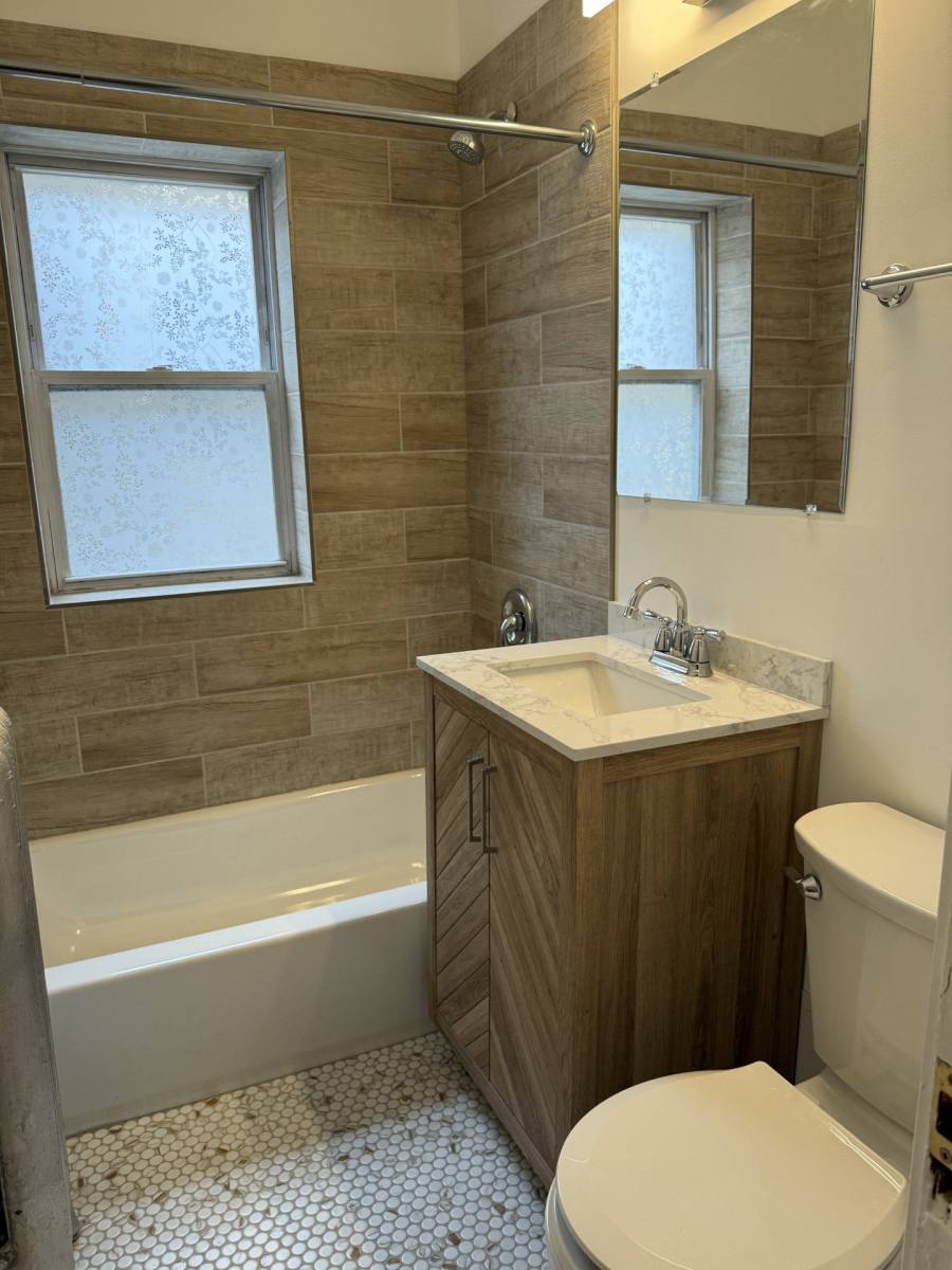Apartment for rent at 3161 N Hudson Ave #I2, Chicago, IL 60660