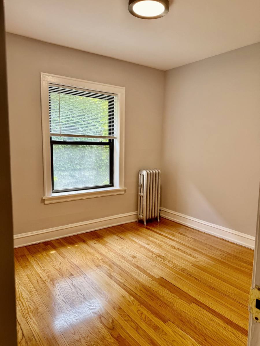 Apartment for rent at 3161 N Hudson Ave #I2, Chicago, IL 60660