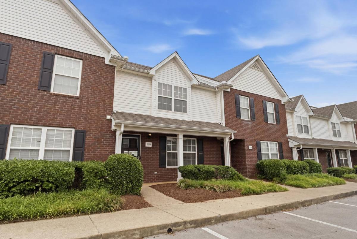 Townhouse for rent at 3005 George Buchanan Dr, La Vergne, TN 37086