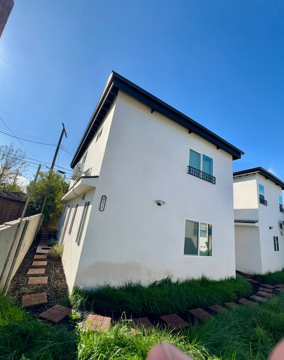 House for rent at 18654 1 2 Runnymede St, Reseda, CA 91335