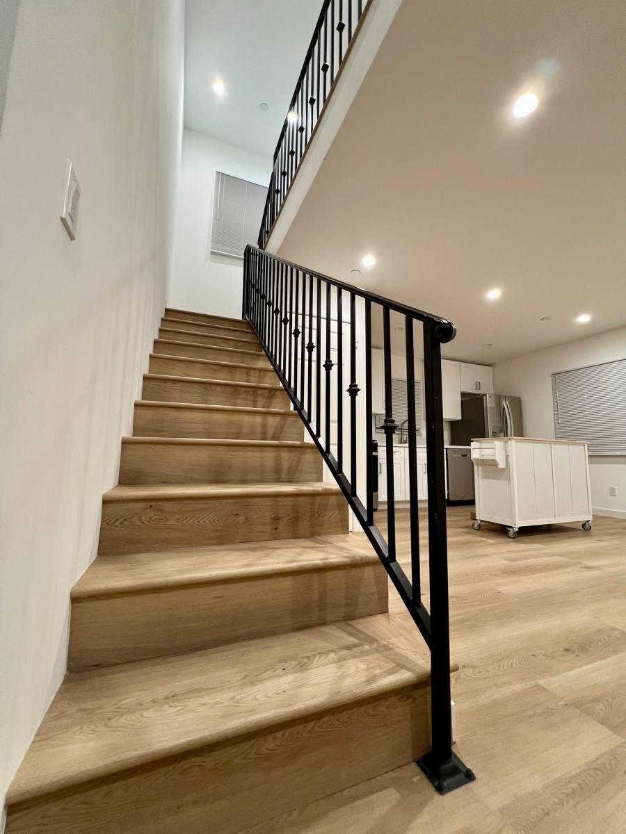 House for rent at 18654 1 2 Runnymede St, Reseda, CA 91335
