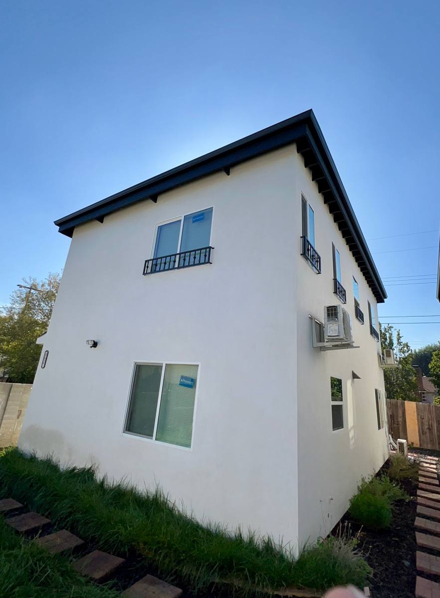 House for rent at 18654 1 2 Runnymede St, Reseda, CA 91335