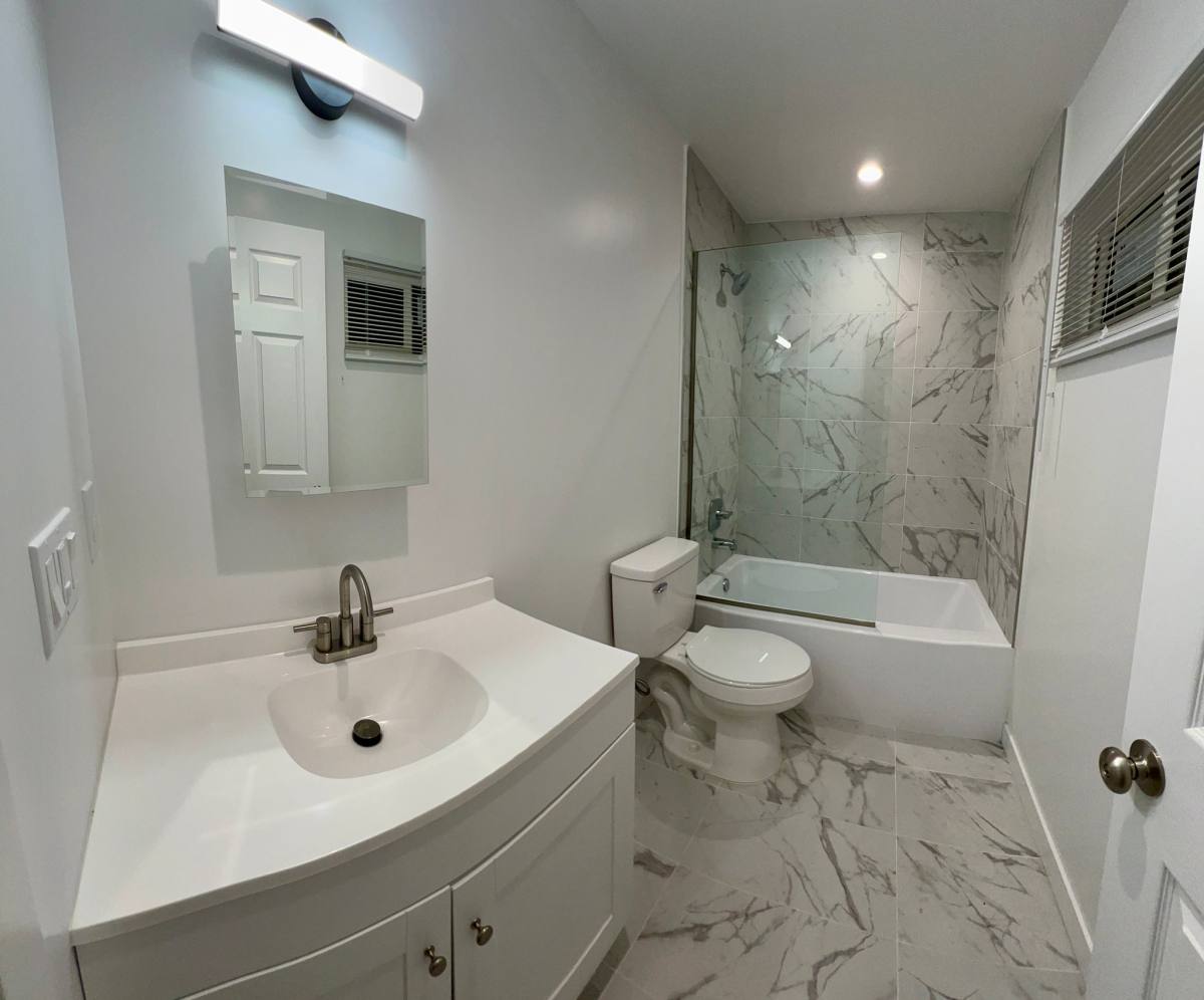 House for rent at 18654 1 2 Runnymede St, Reseda, CA 91335