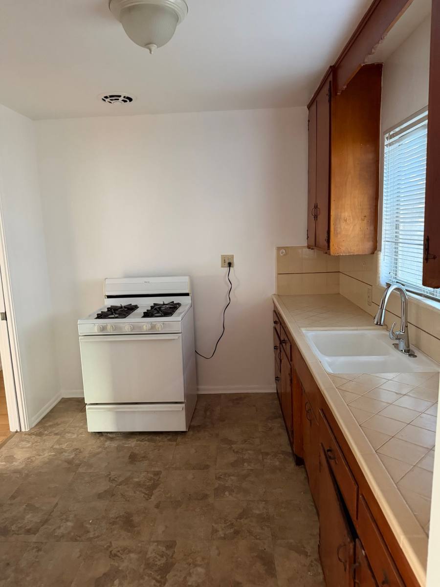 Apartment for rent at 918 W Huntington Dr #J, Arcadia, CA 91007