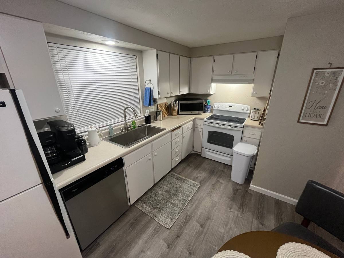 Apartment for rent at 520 38th Place, Springfield, OR 97478
