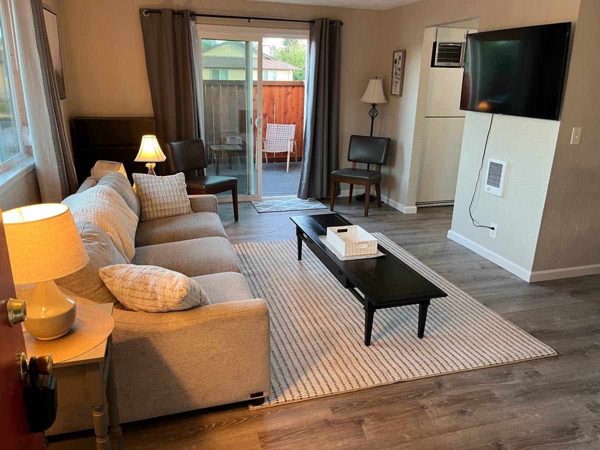 Apartment for rent at 520 38th Place, Springfield, OR 97478
