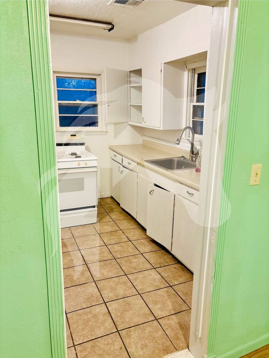 House for rent at 708 SE 2nd St, Lindsay, OK 73052