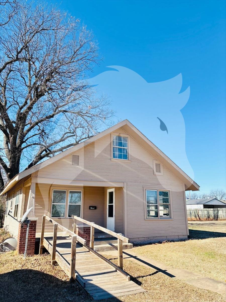 House for rent at 708 SE 2nd St, Lindsay, OK 73052