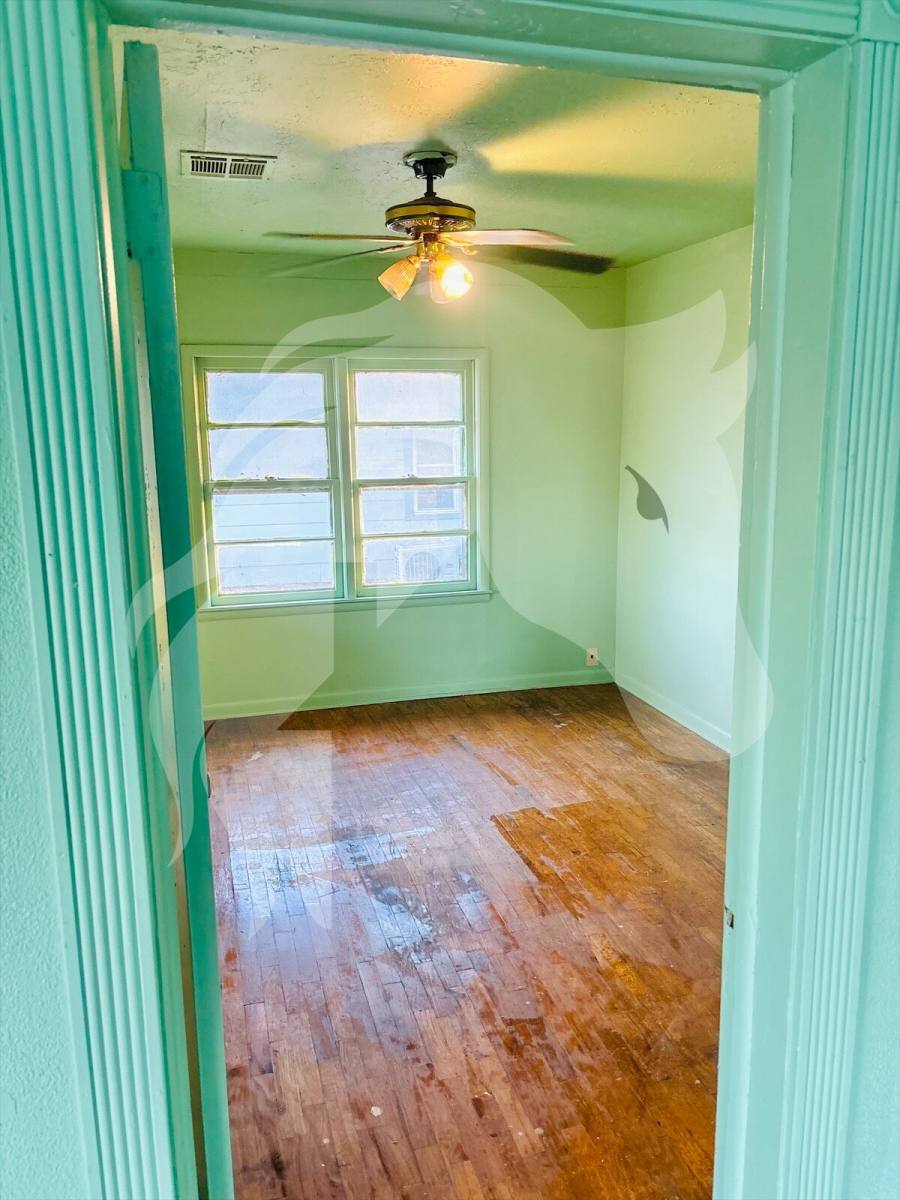 House for rent at 708 SE 2nd St, Lindsay, OK 73052